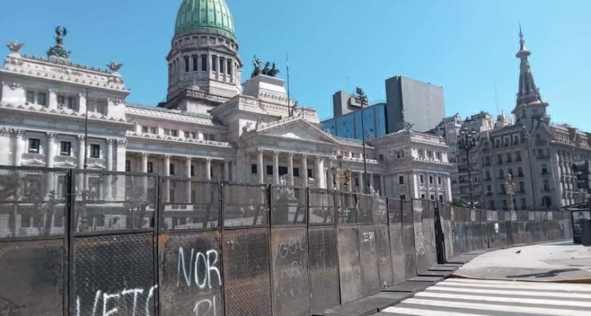 - RADIOKTUBRE INFO……..  Paro general en todo el país en un día clave para la reforma laboral  …… Por Simòn Suarez.