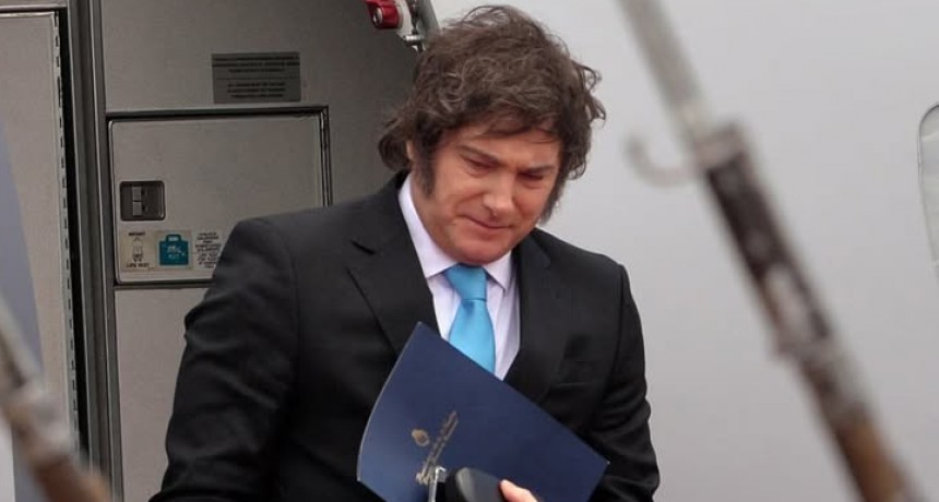 - RADIOKTUBRE INFO……..   Sigue el show de Milei por las provincias …… Por Simòn Suarez.