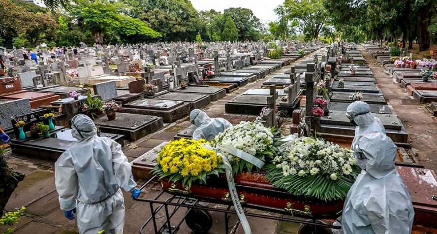 RADIOKTUBRE INFO...Brasil alcanzó el máximo número de fallecidos en un día con 3.780 muertes por coronavirus