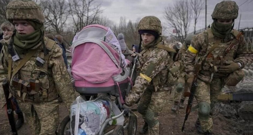 RADIOKTUBRE INFO..- UCRANIA Y RUSIA... POR LA NEGOCIACIÓN O POR LA GUERRA  -Por Simón Suarez..Ver mas..	