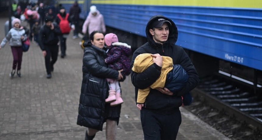RADIOKTUBRE INFO..- El Gobierno argentino le otorgará visa humanitaria a los ciudadanos ucranianos  -Por Simón Suarez..Ver mas..