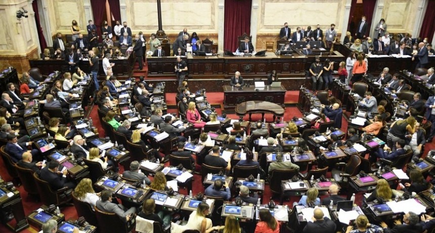 RADIOKTUBRE INFO..-  11-03-2022 03:58 - MARATÓNICA SESIÓN EN EL CONGRESO Diputados aprobó el acuerdo con el FMI -Por Simón Suarez..Ver mas..