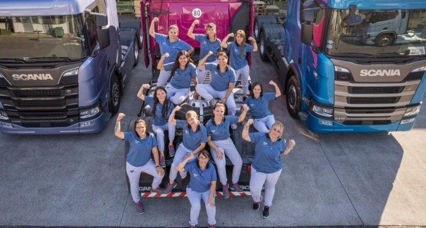 RADIOKTUBRE INFO..-  Ya son 36 las mujeres capacitadas para desempeñarse como camioneras -Por Simón Suarez..Ver mas..