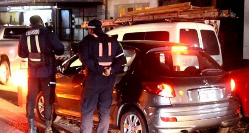 RADIOKTUBRE INFO..- SECUESTRAN 60 AUTOS EN RESISTENCIA  -Por Simón Suarez..Ver mas..