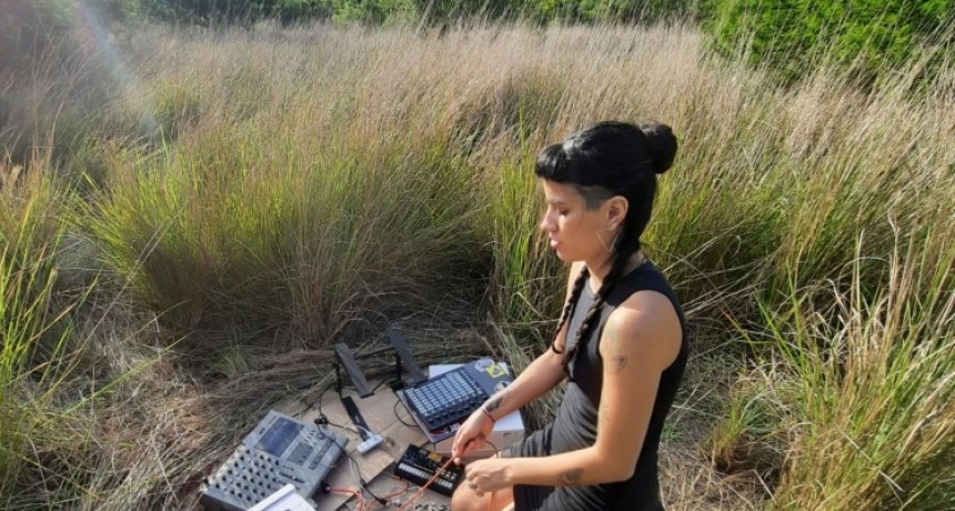 RADIOKTUBRE INFO..-  Festival Chaco Suena Bien: río, ciudad y monte muestran las sonoridades de nuestra provincia -Por Simón Suarez..Ver mas..	