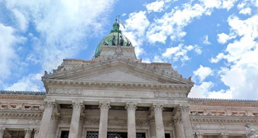RADIOKTUBRE INFO..-  El Senado buscará sancionar el proyecto de acuerdo con el FMI -Por Simón Suarez..Ver mas..