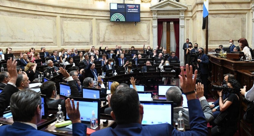 RADIOKTUBRE INFO..- El Senado respaldó el acuerdo con el FMI para refinanciar la deuda de Macri  -Por Simón Suarez..Ver mas..	