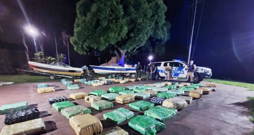 RADIOKTUBRE INFO..- Prefectura secuestró más 1600 kilos de marihuana en Paso de la Patria  -Por Simón Suarez..Ver mas..	