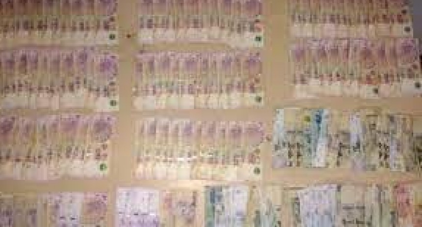 RADIOKTUBRE INFO..-  Denunció el robo de $100 mil y detuvieron a su amigo -Por Simón Suarez..Ver mas..