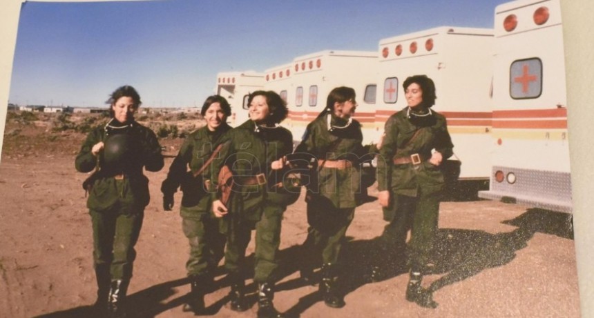 RADIOKTUBRE INFO..-  LAS MUJERES DE MALVINAS UN CAPITULO QUE EL MACHISMO INTENTÓ DEJAR EN EL OLVIDO. -Por Simón Suarez..Ver mas..