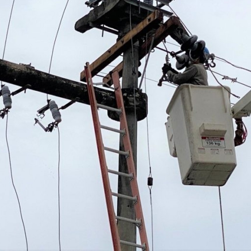 RADIOKTUBRE INFO..- Intensos trabajos de SECHEEP para superar los efectos de la tormenta  -Por Simón Suarez..Ver mas..
