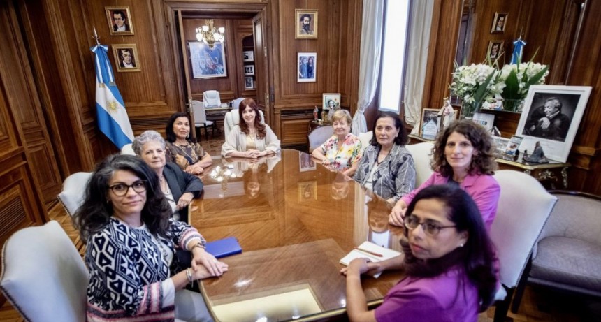 RADIOKTUBRE INFO….  CFK denunció ante la OEA que su vida sigue en riesgo por decisión del Poder Judicial …Por Simón Suarez   Ver mas….