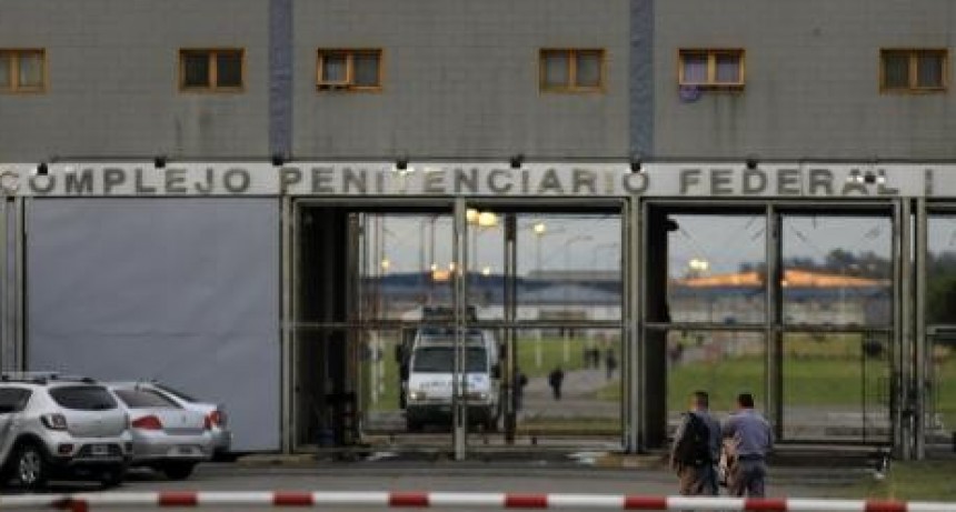 RADIOKTUBRE INFO….Allanaron tres cárceles para investigar a líderes narcos de Rosario   …Por Simón Suarez   Ver mas….