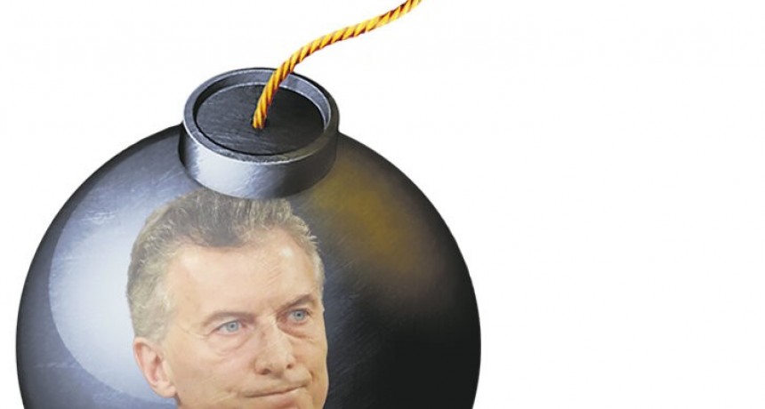 RADIOKTUBRE INFO….  CON LA POLVORA MOJADACon apoyo del sector financiero, el gobierno conjuró el ataque desestabilizador de la oposición... …Por Simón Suarez   Ver mas….