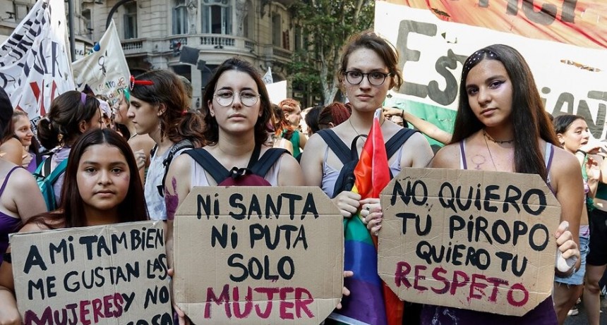 RADIOKTUBRE INFO….  La marcha de Ni Una Menos a Congreso: 