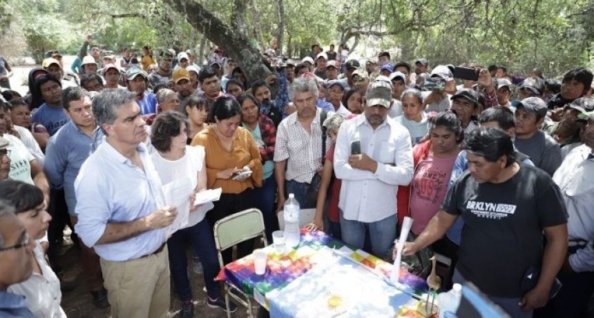 RADIOKTUBRE INFO….En Misión Nueva Pompeya, Capitanich definió una agenda de trabajo con comunidades originarias   …Por Simón Suarez   Ver mas….