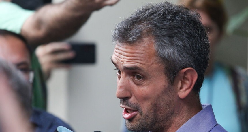 RADIOKTUBRE INFO….  EL GOBIERNO TUVO QUE DAR MARCHA ATRAZ CON EL AUMENTOS A LOS LEGISLADORES  ….Por Simòn Suàrez