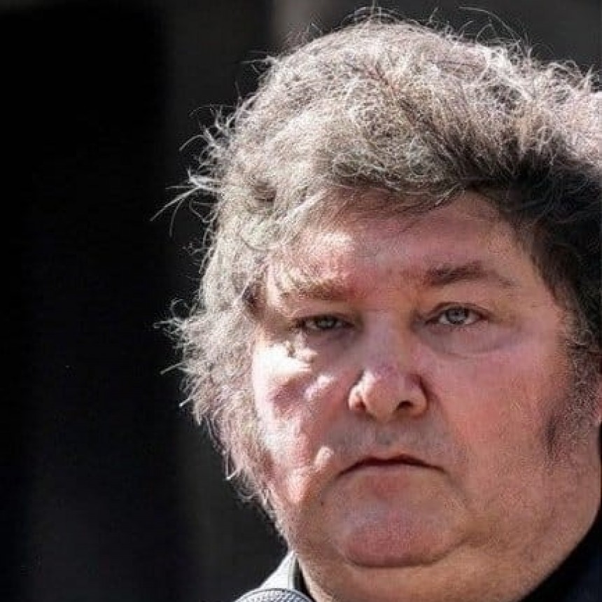 RADIOKTUBRE INFO….  MILEI DA MARCHA ATRAS CON EL AUMENTO DE SUELDO QUE EL MISMO SE DIÓ  ….Por Simòn Suàrez