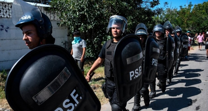 RADIOKTUBRE INFO….  ROSARIO: EL ESTADO DE SITIO LO DECRETÓ LA GENTE.  ….Por Simòn Suàrez