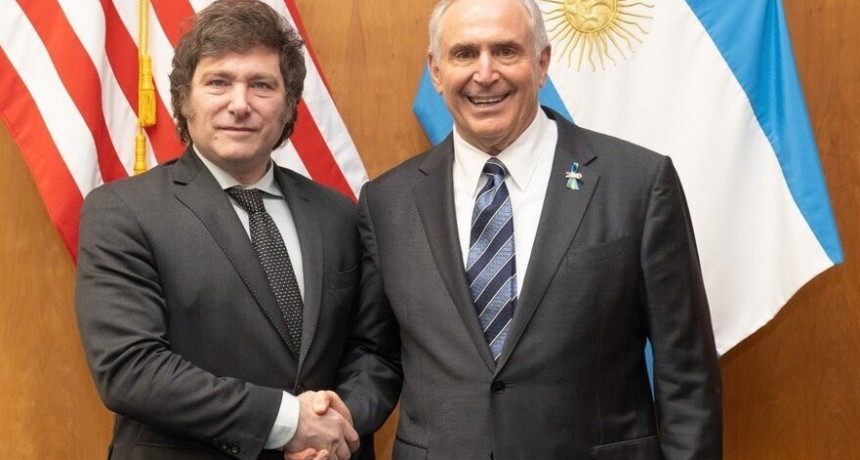 RADIOKTUBRE INFO….  DE GRINGADAS TORPES, CIPAYAJE Y DOLOR DE PATRIA.   ….Por Simòn Suàrez
