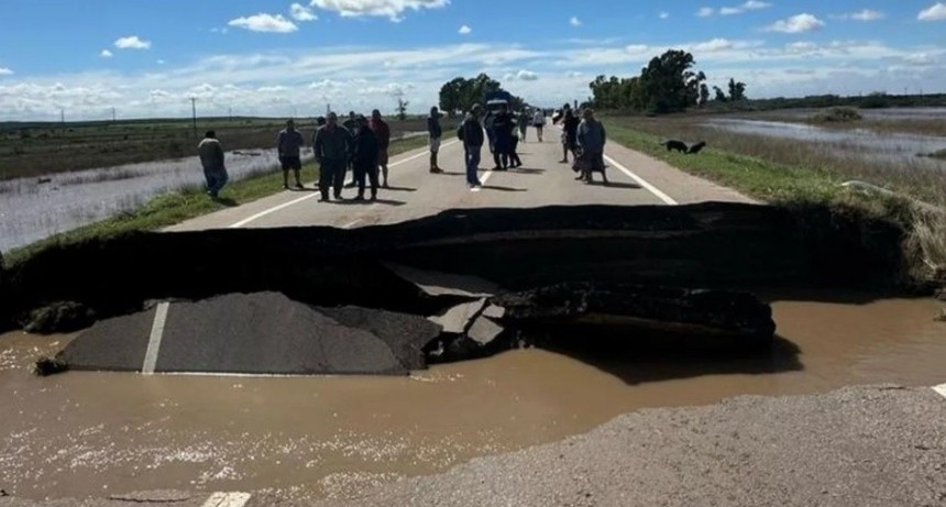 RADIOKTUBRE INFO……..  Vecinos de Bahía Blanca increparon a Patricia Bullrich y Luis Petri en su recorrido por las zonas afectadas  …… Por Simòn Suarez