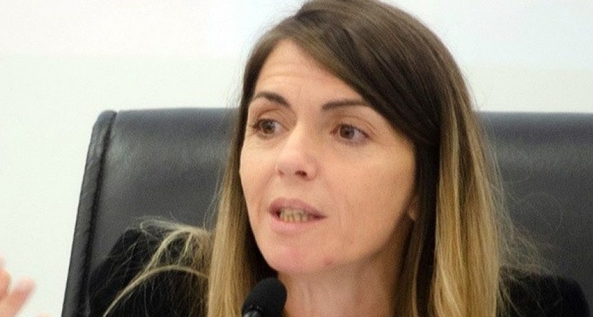 RADIOKTUBRE INFO……..  La denuncia del Gobierno contra la jueza Andrade, muy floja de papeles  …… Por Simòn Suarez