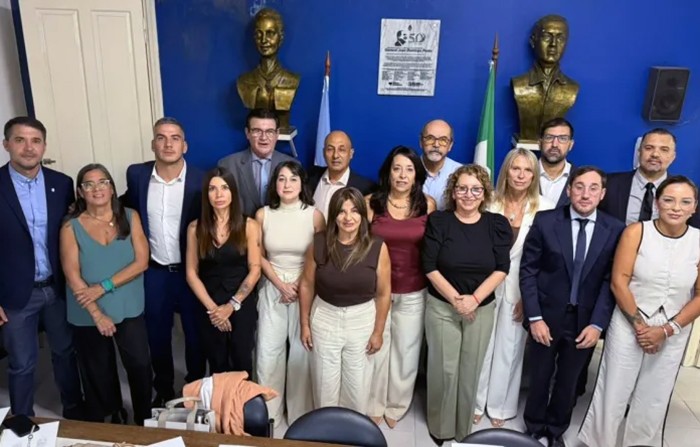 - RADIOKTUBRE INFO…….. EL FRENTE CHAQUEÑO: cuestionó el rumbo de Zdero y pidió “gestión, no excusas” …… Por Simòn Suarez.