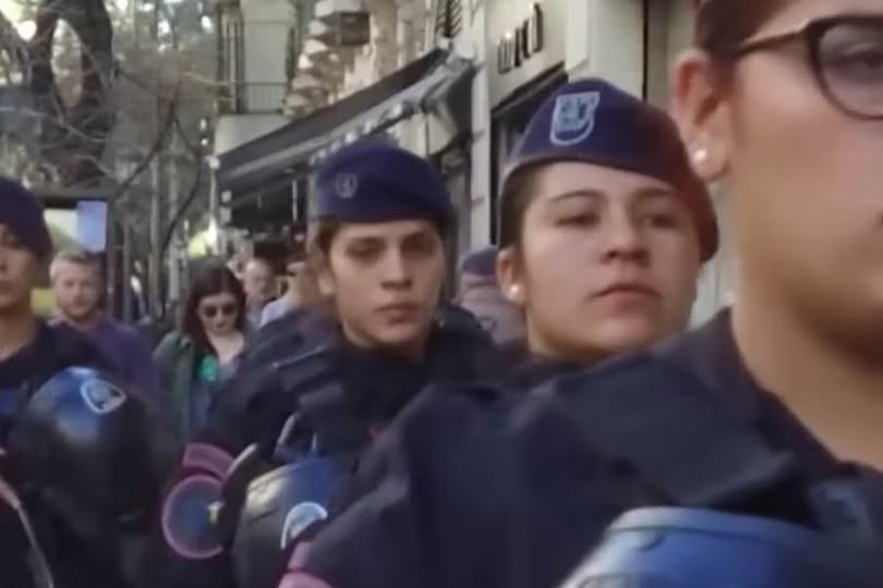 RADIOKTUBRE INFO…… Polemizar a cualquier costo: El gobierno se jactó de haber eliminado las políticas de género ..Por Simon Suarez…