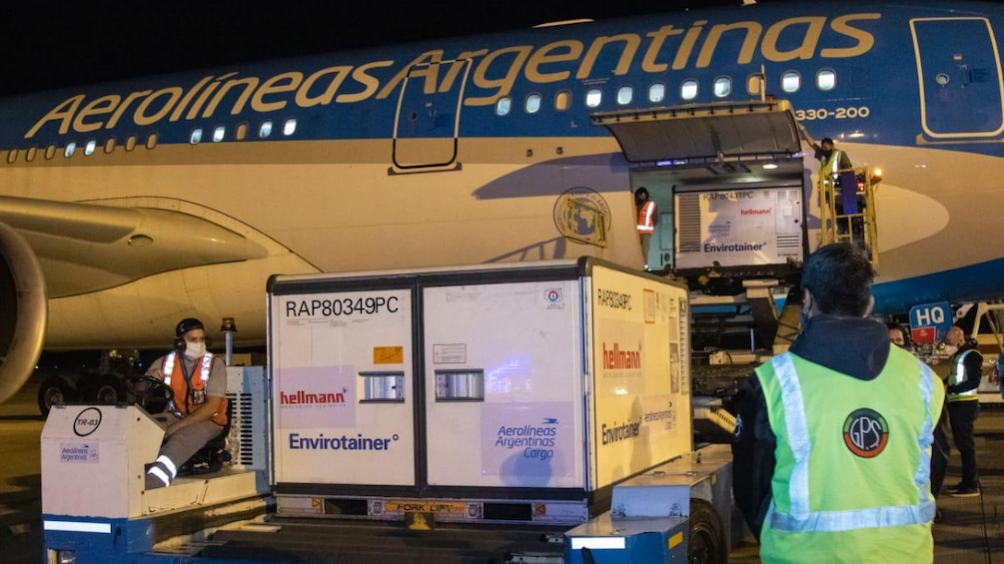RADIOKTUBRE..INFO..Llegaron al país un millón de vacunas Sinopharm provenientes de China
