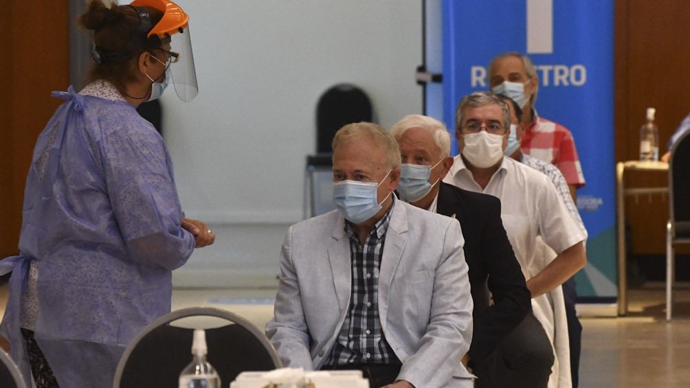 RADIOKTUBRE INFO (Simón Suárez)..Murieron 272 personas y 13.667 fueron diagnosticadas con coronavirus en el país