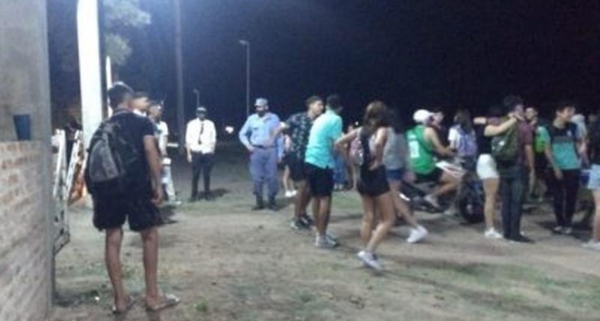 RADIOKTUBRE INFO...FIESTAS CLANDESTINAS EN CHACO 