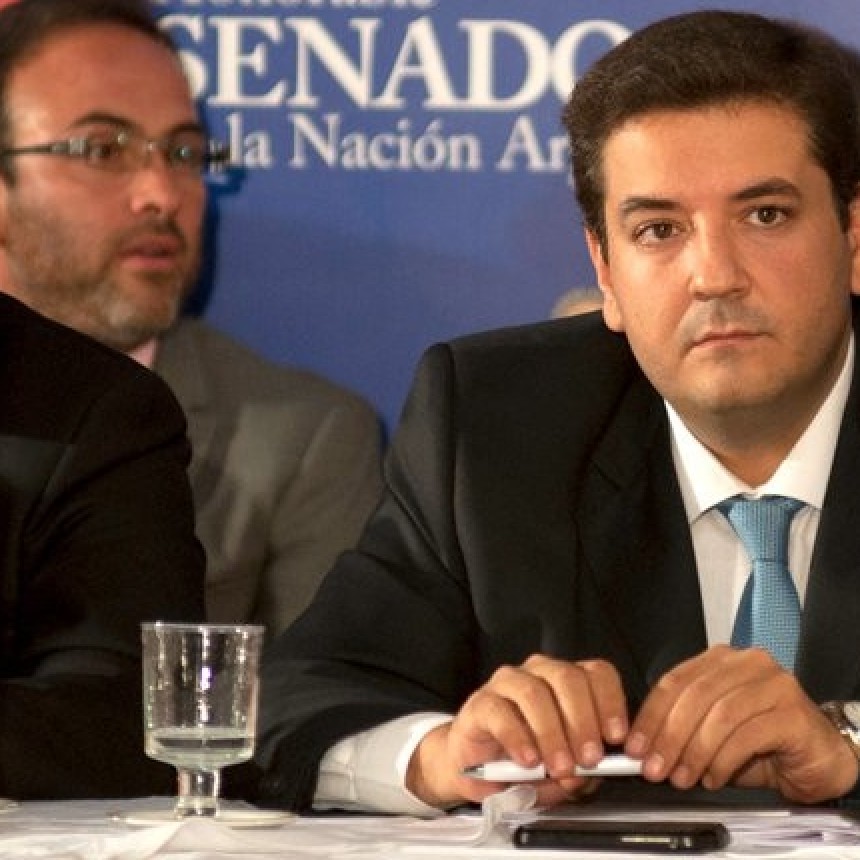 RADIOKTUBRE INFO...Juan Martin Mena: 