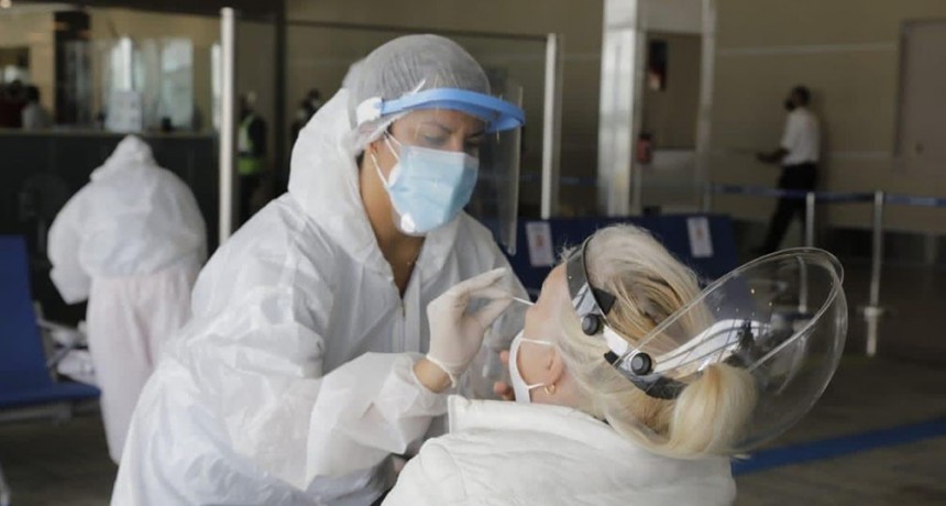 RADIOKTUBRE INFO..Continúa el pico de casos: 24.130 contagios en las últimas 24 horas..Por Simón Suárez