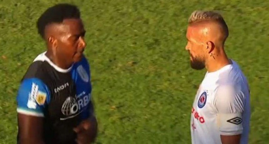 RADIOKTUBRE INFO…- Repudiable acto de un jugador de Banfield en medio de la pandemia: escupió a un rival en el rostro-Por Simón Suárez-Ver mas…