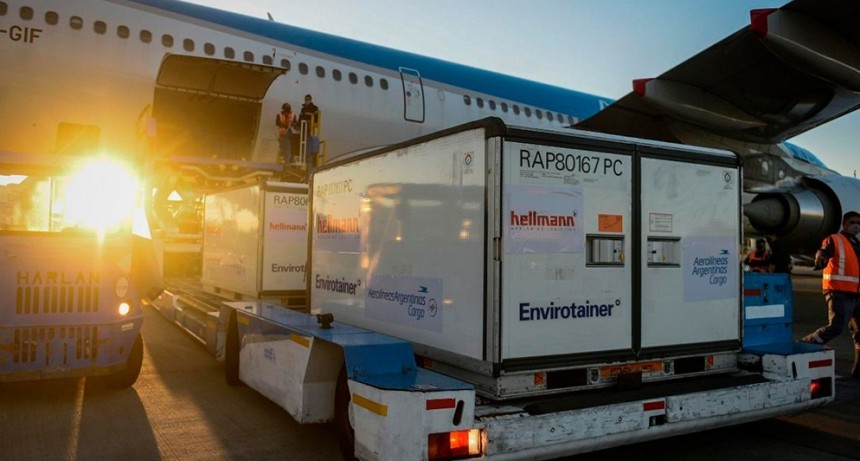 RADIOKTUBRE INFO… - En las últimas 24 horas llegaron al país más de 650 mil dosis de vacunas en vuelos de Aerolíneas-Por Simón Suárez-Ver mas…