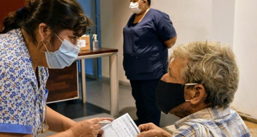 RADIOKTUBRE INFO..-  Antigripal: mayores de 65 podrán vacunarse desde el lunes -Por Simón Suarez..Ver mas..