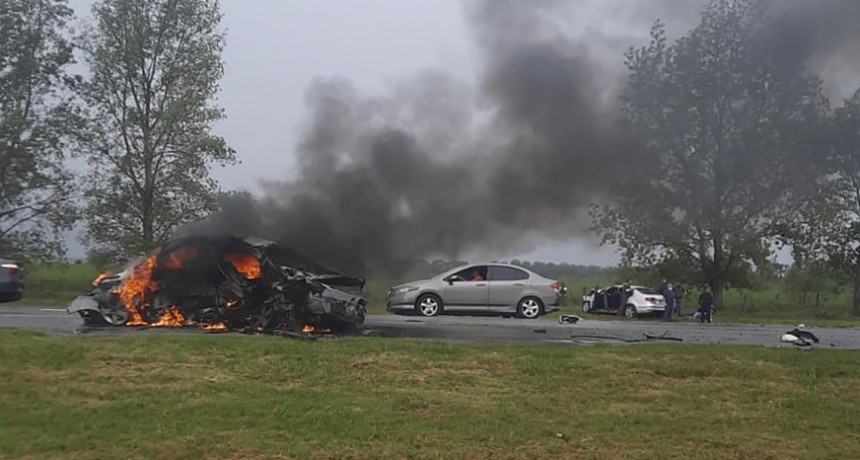RADIOKTUBRE INFO..-  Tres muertos y cinco heridos en un accidente sobre la ruta nacional 9, en Baradero -Por Simón Suarez..Ver mas..