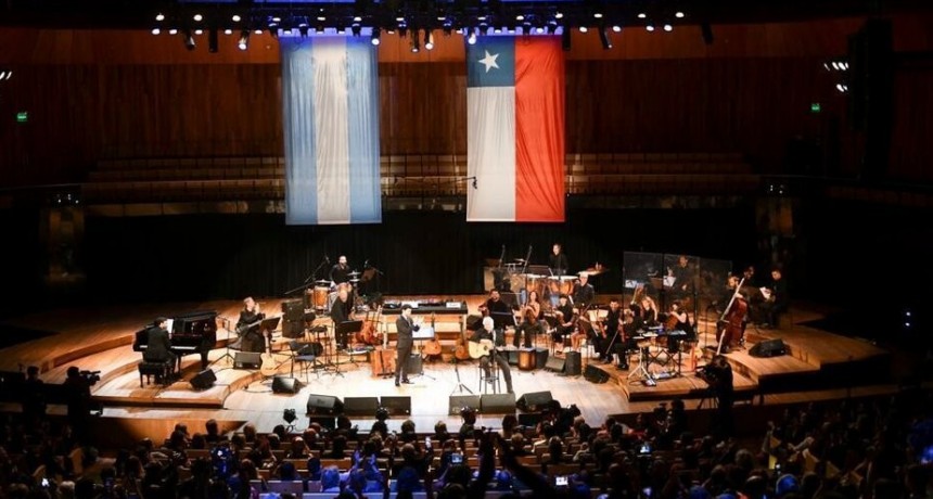 RADIOKTUBRE INFO..- Concierto de la hermandad en el CCK con Boric y Fernández   -Por Simón Suarez..Ver mas..