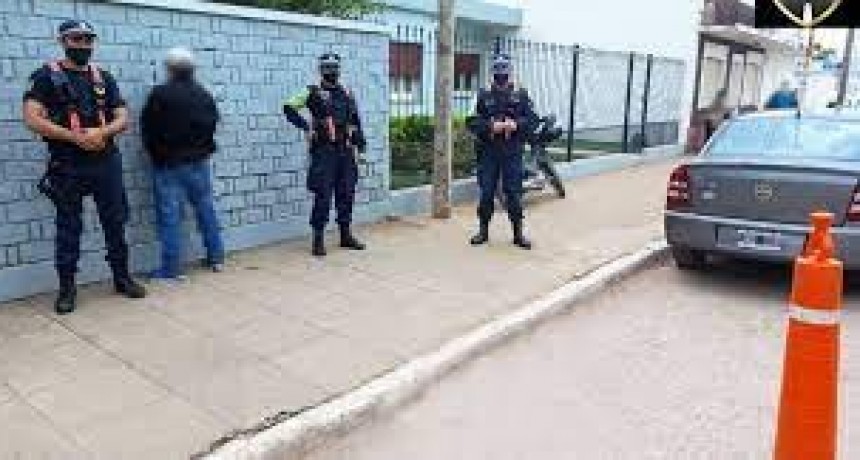 RADIOKTUBRE INFO..- Detuvieron a un hombre acusado de abuso sexual  -Por Simón Suarez..Ver mas..