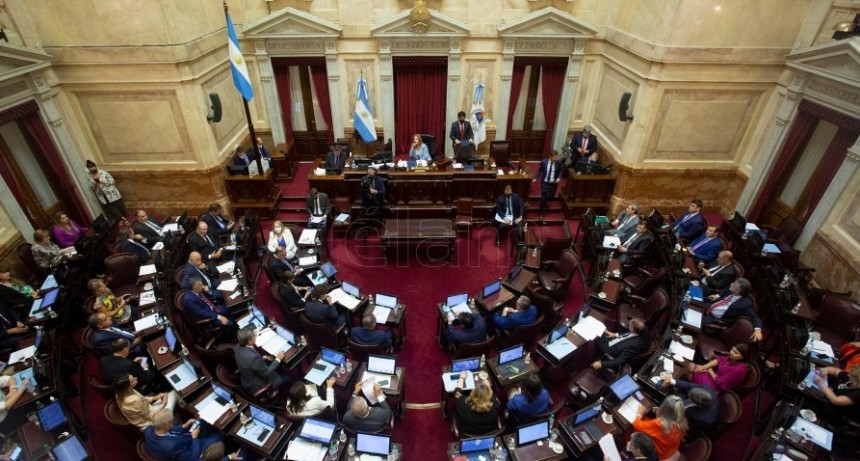 RADIOKTUBRE INFO..-  El Senado comenzó a debatir el proyecto del FdT para pagar la deuda con el FMI -Por Simón Suarez..Ver mas..