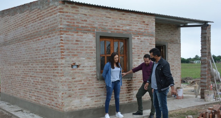 RADIOKTUBRE INFO..- AVANZAN LA CONSTRUCCIÓN DE VIVIOENDAS EN B° BALBIN.  -Por Simón Suarez..Ver mas..	