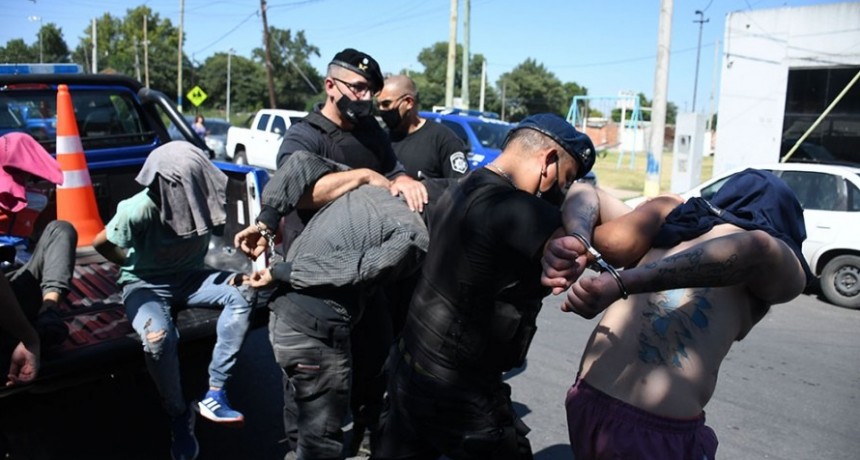 RADIOKTUBRE INFO..-  Violencia en Rosario: ya son 76 los asesinatos en lo que va del año -Por Simón Suarez..Ver mas..	