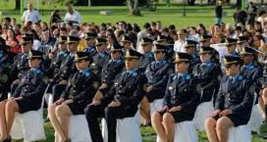RADIOKTUBRE INFO..- 105 nuevos oficiales se suman a la Policía del Chaco... Contenido copiado de datachaco.com  -Por Simón Suarez..Ver mas..	