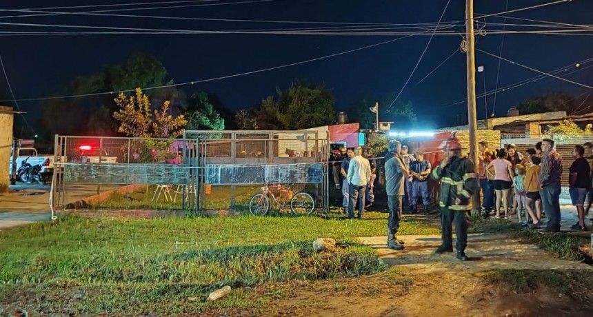 RADIOKTUBRE INFO…. Ya no hay sobrevivientes del atentado ocurrido en una vivienda en Barranqueras  …Por Simón Suarez   Ver mas….