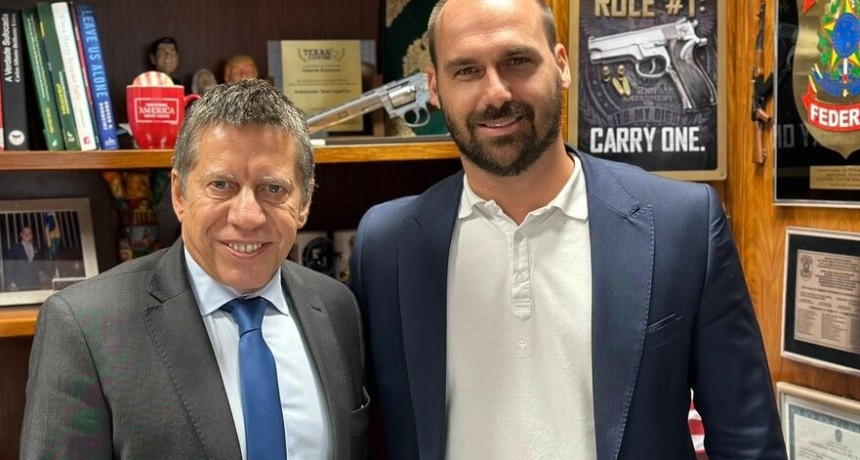 RADIOKTUBRE INFO….  Bolsonaro, Bussi y cuando una foto vale más que mil palabras …Por Simón Suarez   Ver mas….