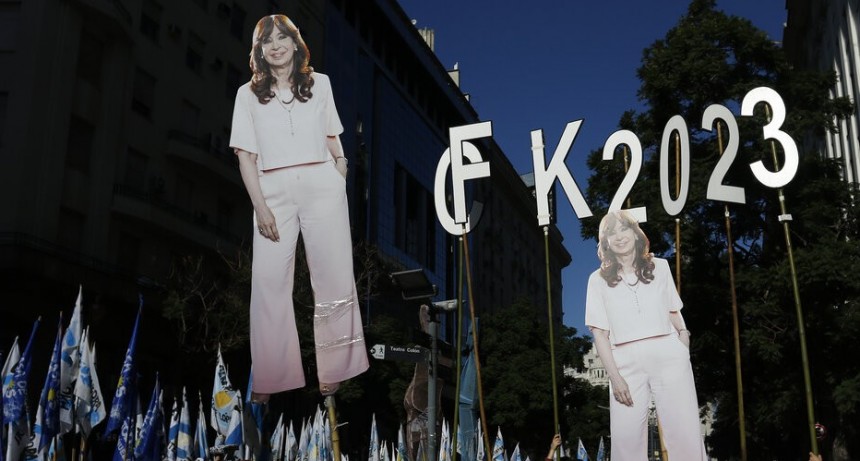 RADIOKTUBRE INFO…. Los encuestadores se definen sobre el dilema del Frente de Todos: ¿Confrontar en las PASO o consensuar una lista?  …Por Simón Suarez   Ver mas….