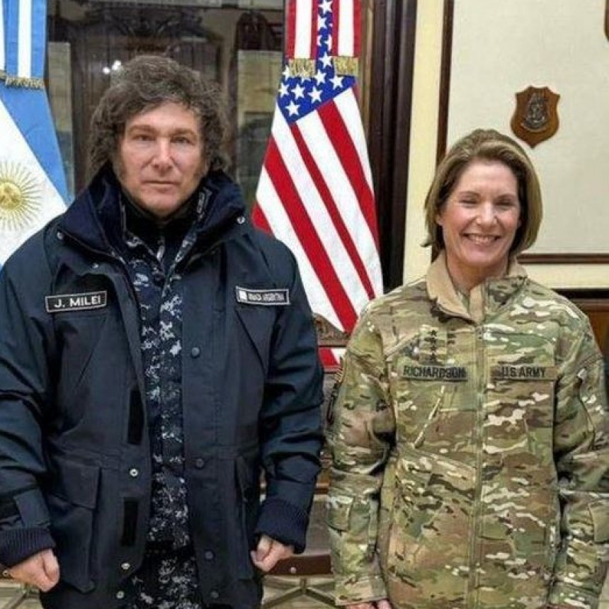 DIARIOKTUBRE INFO….  A SUS ÓRDENES MI GENERALA  ….Por Simòn Suàrez