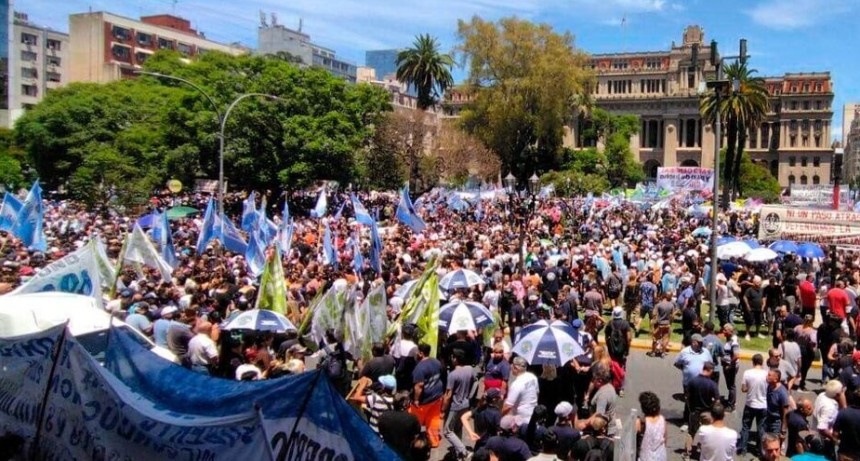 DIARIOKTUBRE INFO…. EL PUEBLO A PLAZAS Y LAS CALLES   ….Por Simòn Suàrez