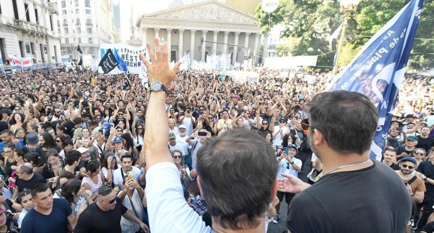 DIARIOKTUBRE INFO…. CON MARCHA Y ACTOS, AXEL SE SUMA AL COMBATE DE MILEI EN LA CALLE.   ….Por Simòn Suàrez