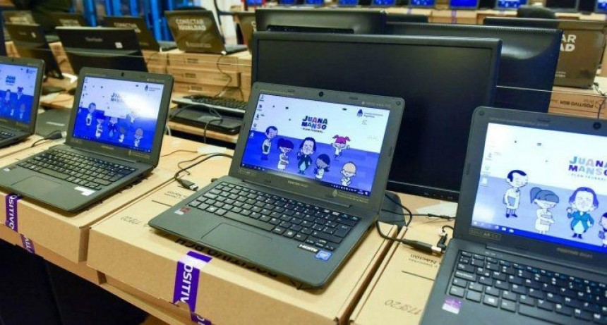 RADIOKTUBRE INFO… - El Gobierno nacional entregará notebooks: la mitad de los niños pobres de la Ciudad no tuvo computadora en 2020- Por Simón Suárez-Ver mas…